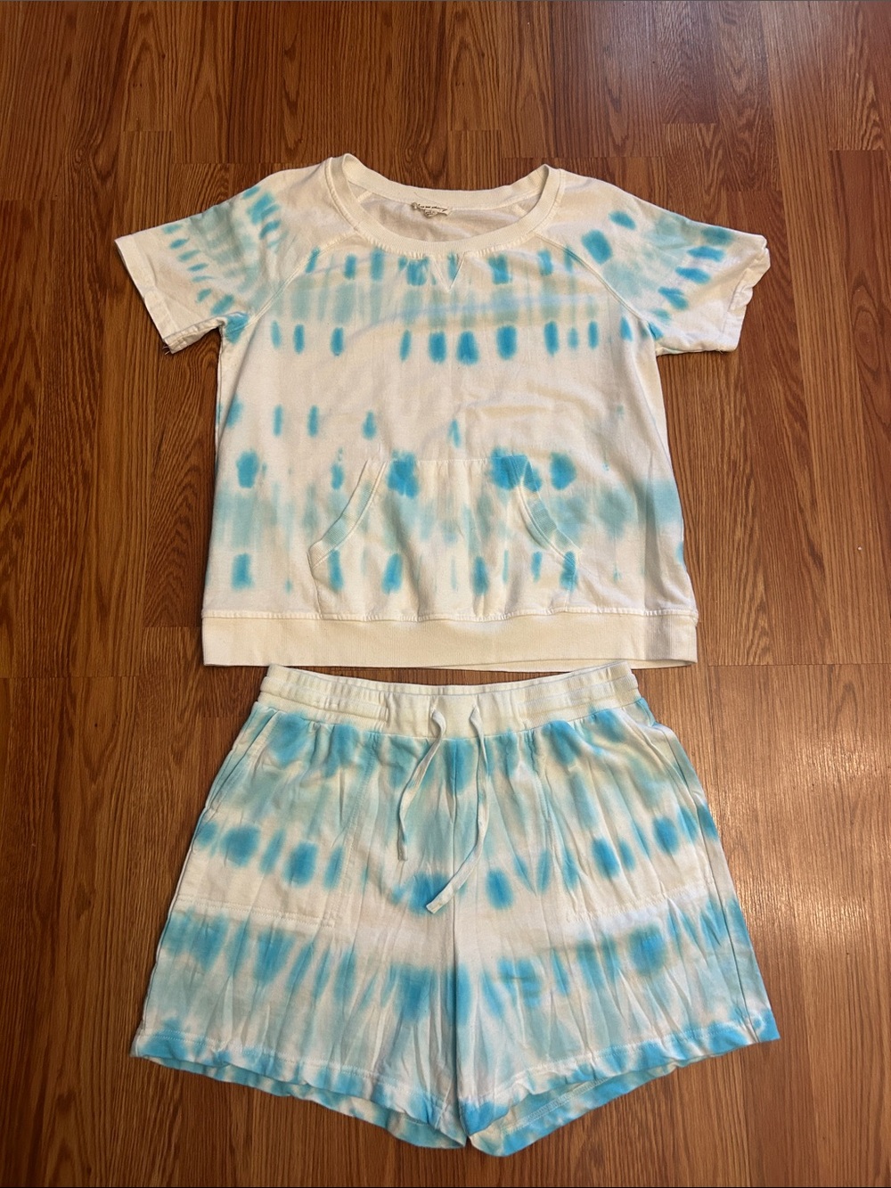Tie-Dye Short Sleeve Women’s Lounge Set in Light Blue and White